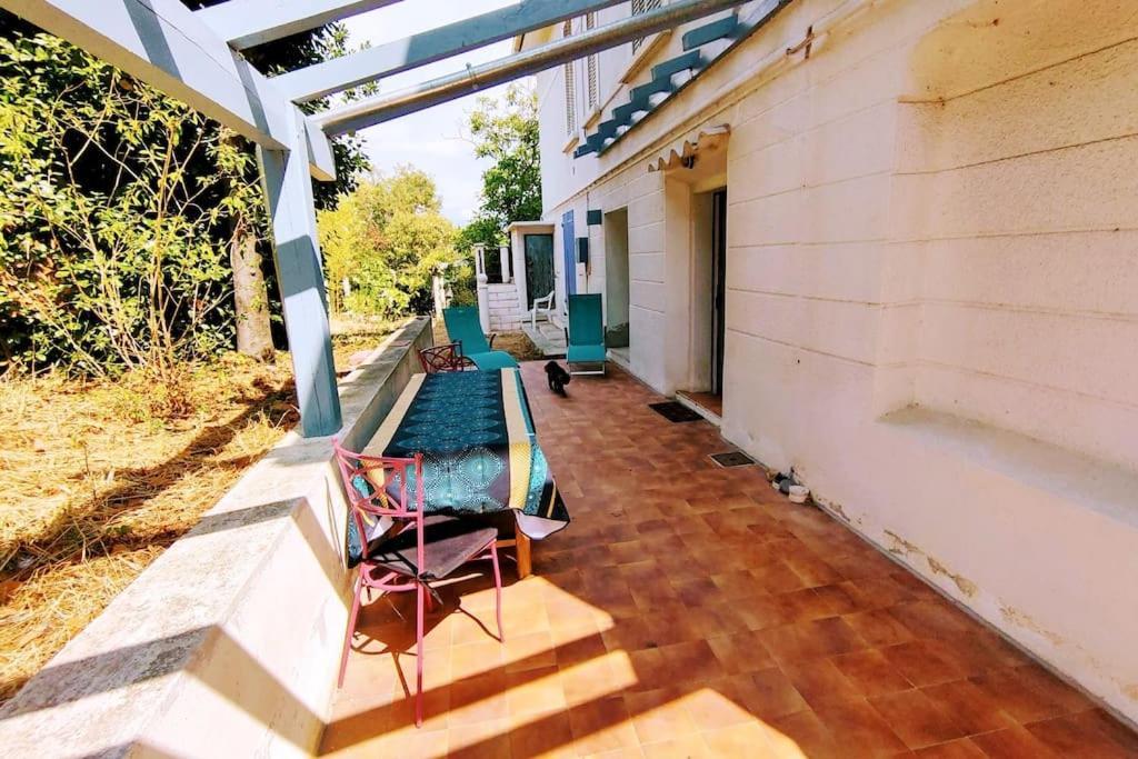 Maison de charme à 200 bord de mer, terrasse, jardin- Lesclesdenicole Le Pradet Exterior foto
